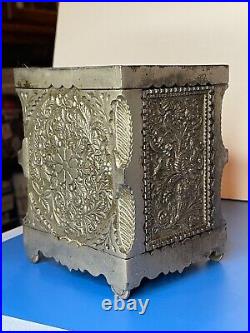 1897 J. E. STEVENS KEY COMBINATION SAFE #40 Burglar Safe House Cast Iron BANK