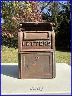 1940 Carlisle Foundry Cast Iron US Mailbox Letter Drop