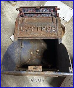 1940 Carlisle Foundry Cast Iron US Mailbox Letter Drop