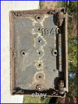 1940 Carlisle Foundry Cast Iron US Mailbox Letter Drop