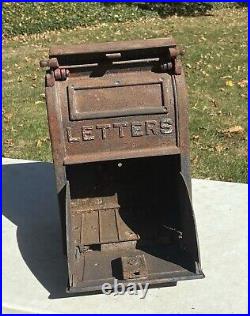 1940 Carlisle Foundry Cast Iron US Mailbox Letter Drop