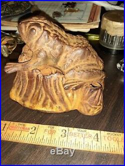 Antique Victorian 1886 J E Stevens Cast Iron Toad Frog on Stump Mechanical Bank