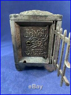 Antique Vintage Cast Iron (CI) Still Bank Jewel Safe