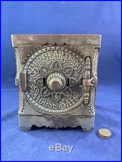 Antique Vintage Cast Iron (CI) Still Bank Key Combination Safe No. 40
