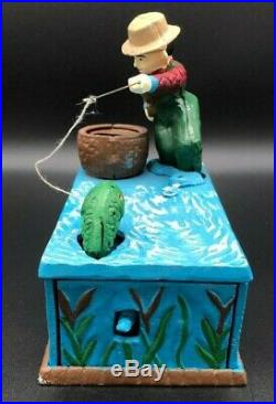 Vintage 1962 Fishing Cast Iron Coin Bank The One That Got Away Fish Barrel Funny